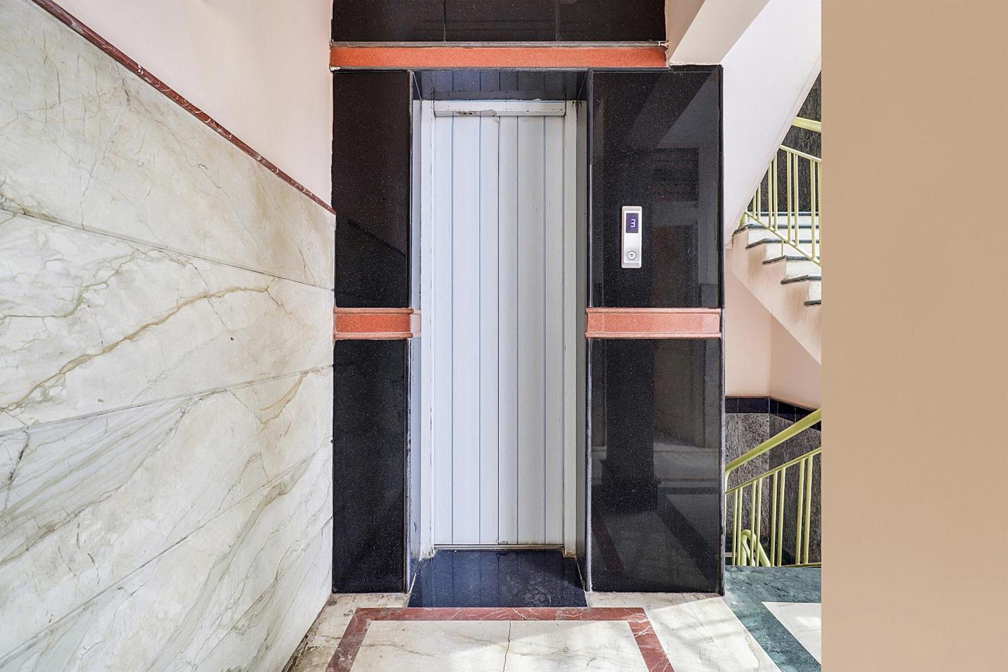 העיר בנגלור Hotel O Vasavi Residency מראה חיצוני תמונה